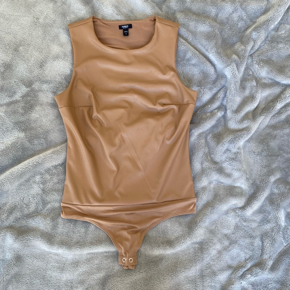 Body countour body suit